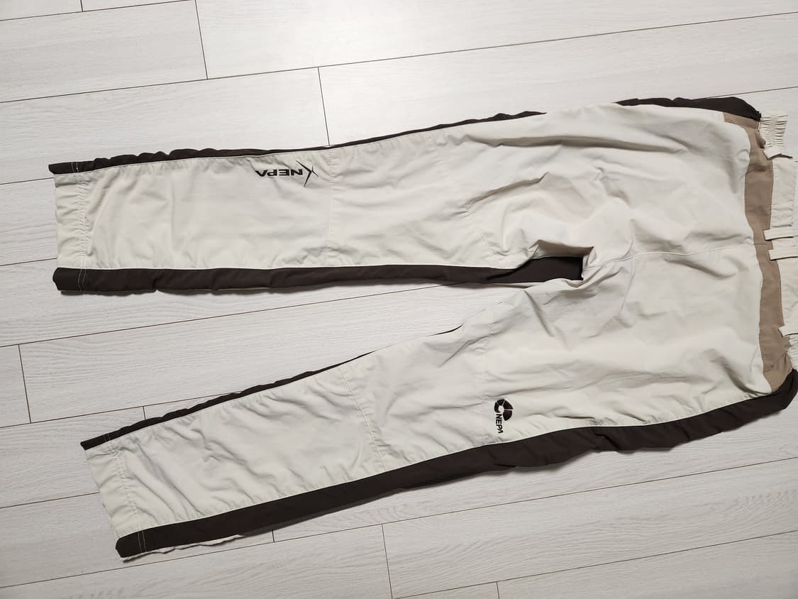 네파 여성 등산바지 사이즈m

오염 하자없이 깨끗해요^^

세탁해뒀어요  상품이미지7