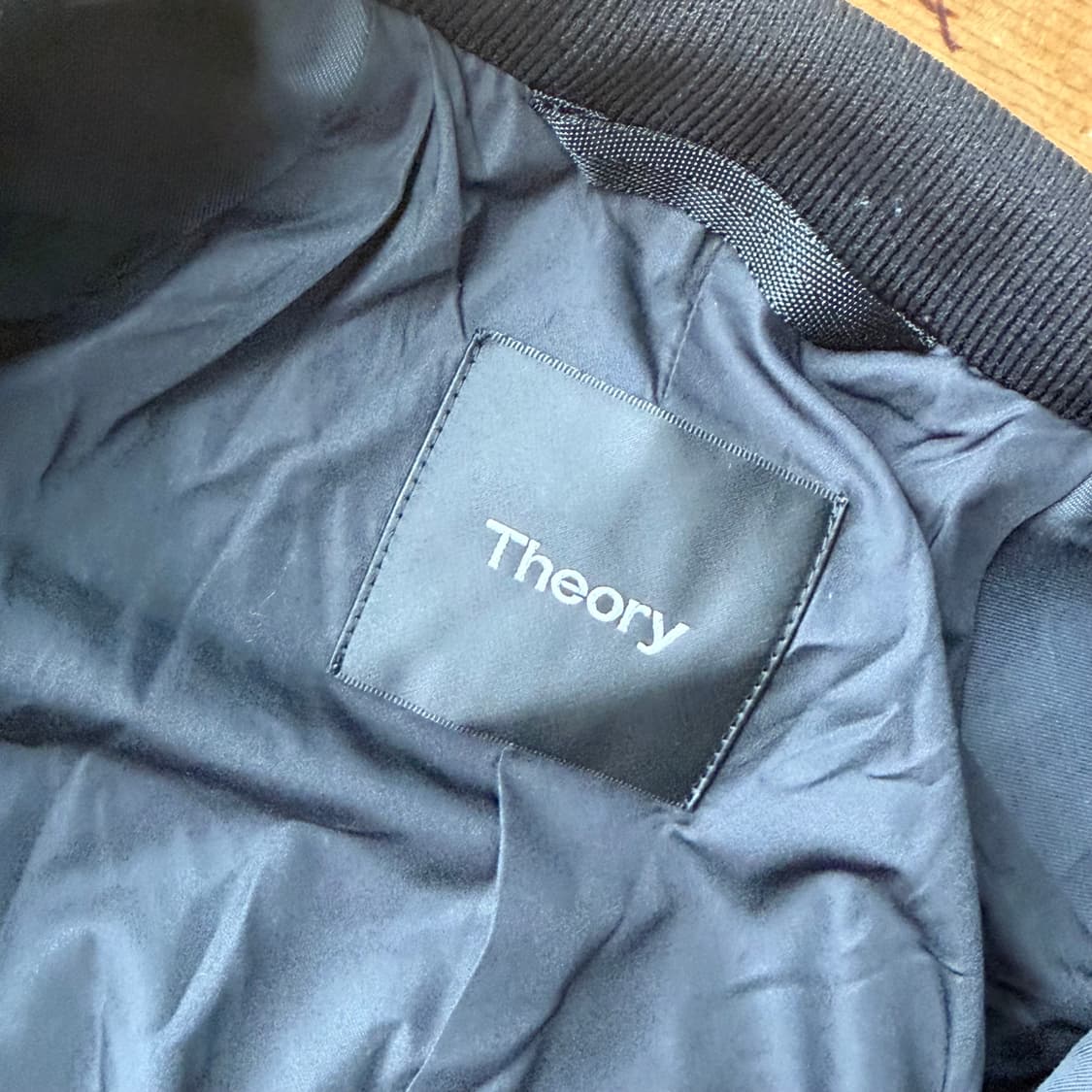 Theory 미니멀 봄버 자켓 / M 상품이미지3