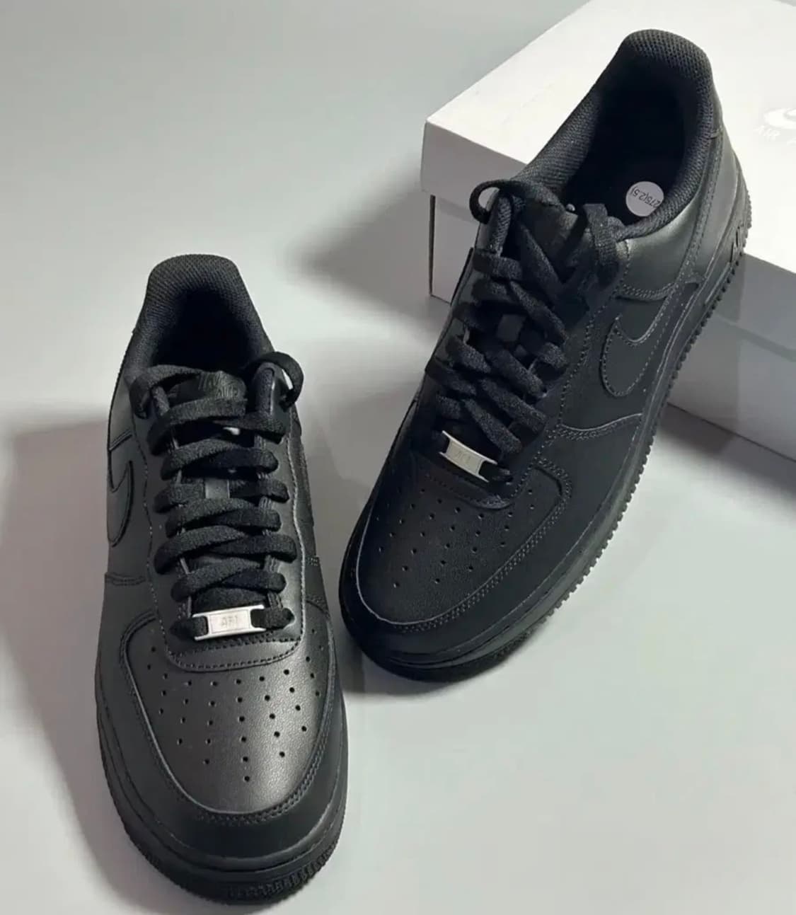 나이키 에어포스 1 '07 로우 트리플 블랙 (새상품) 상품이미지4