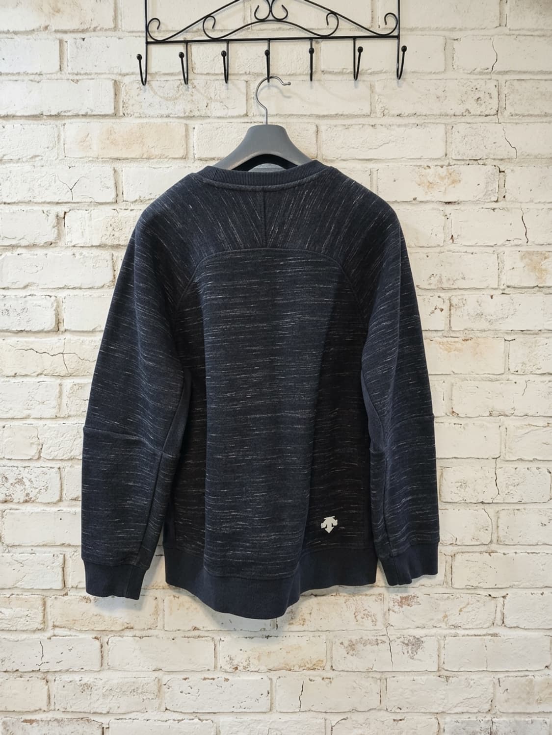 데상트 맨투맨 L (100) 회색 상품이미지2