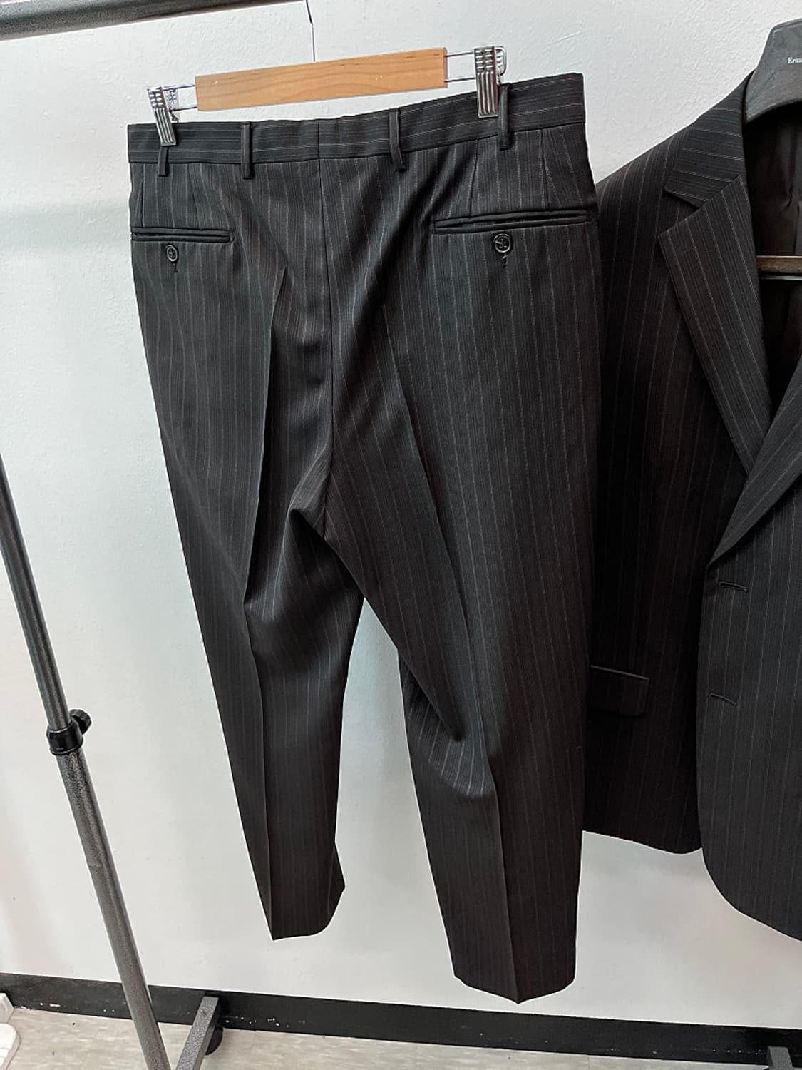 105,35) 제냐 브라운 스트라이프 슈트  상품이미지10