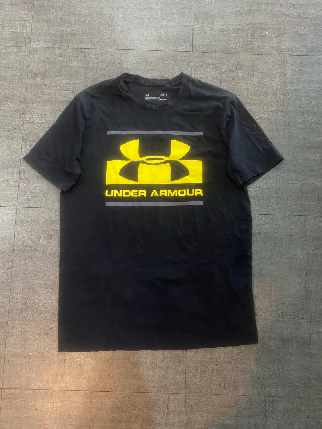 Underarmour 언더아머 중앙로고 반팔티셔츠 상품이미지1