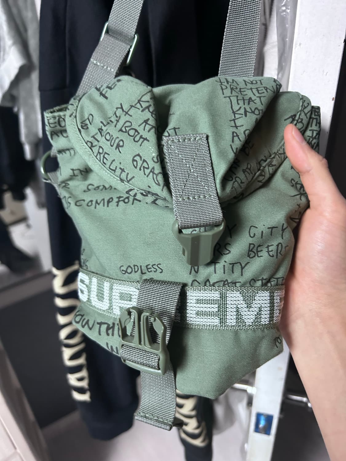 슈프림 필드 사이드 백 올리브 곤즈 - 23SS 상품이미지2