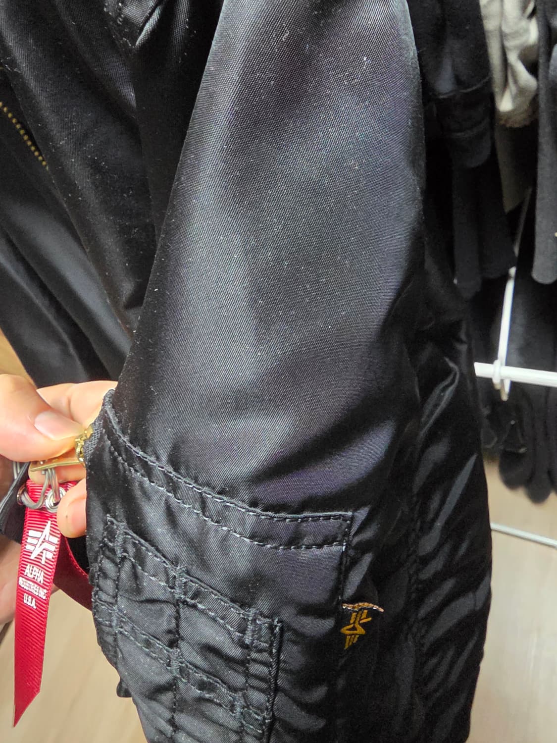 새상품 알파인더스트리 ma-1 항공점퍼 라지 사이즈 판매 상품이미지8