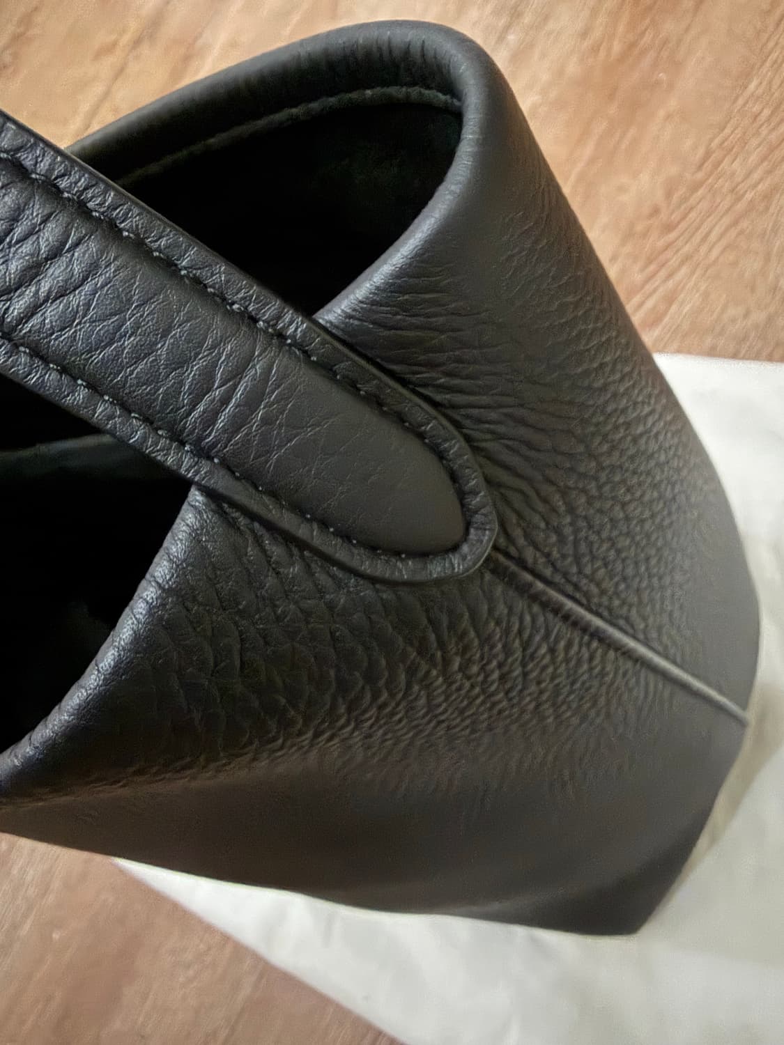 더로우 the row 파크백 미듐 블랙 상품이미지5