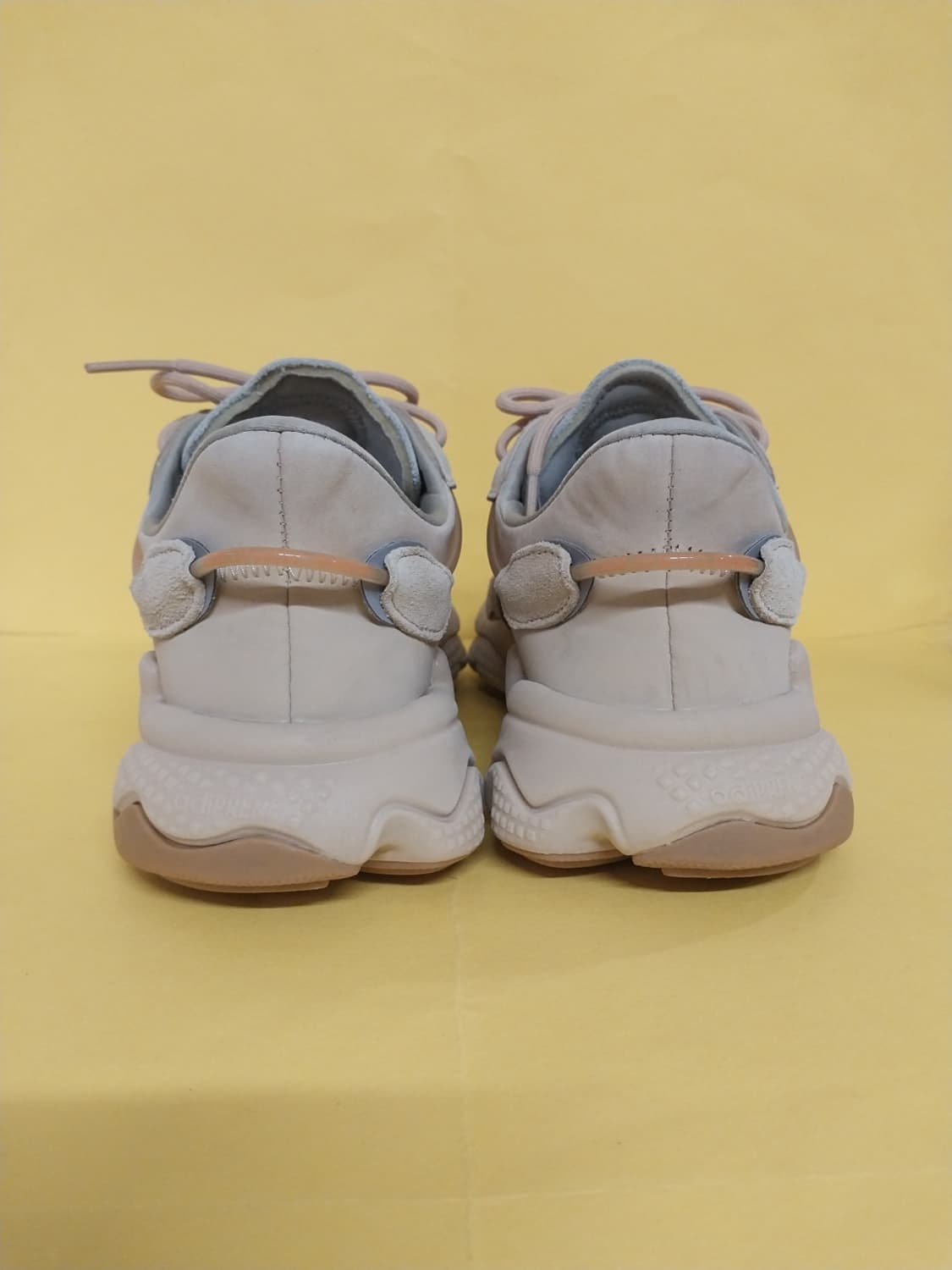 남성 아디다스 오리지널 오즈위고 라이트브라운 운동화 (250) 상품이미지4