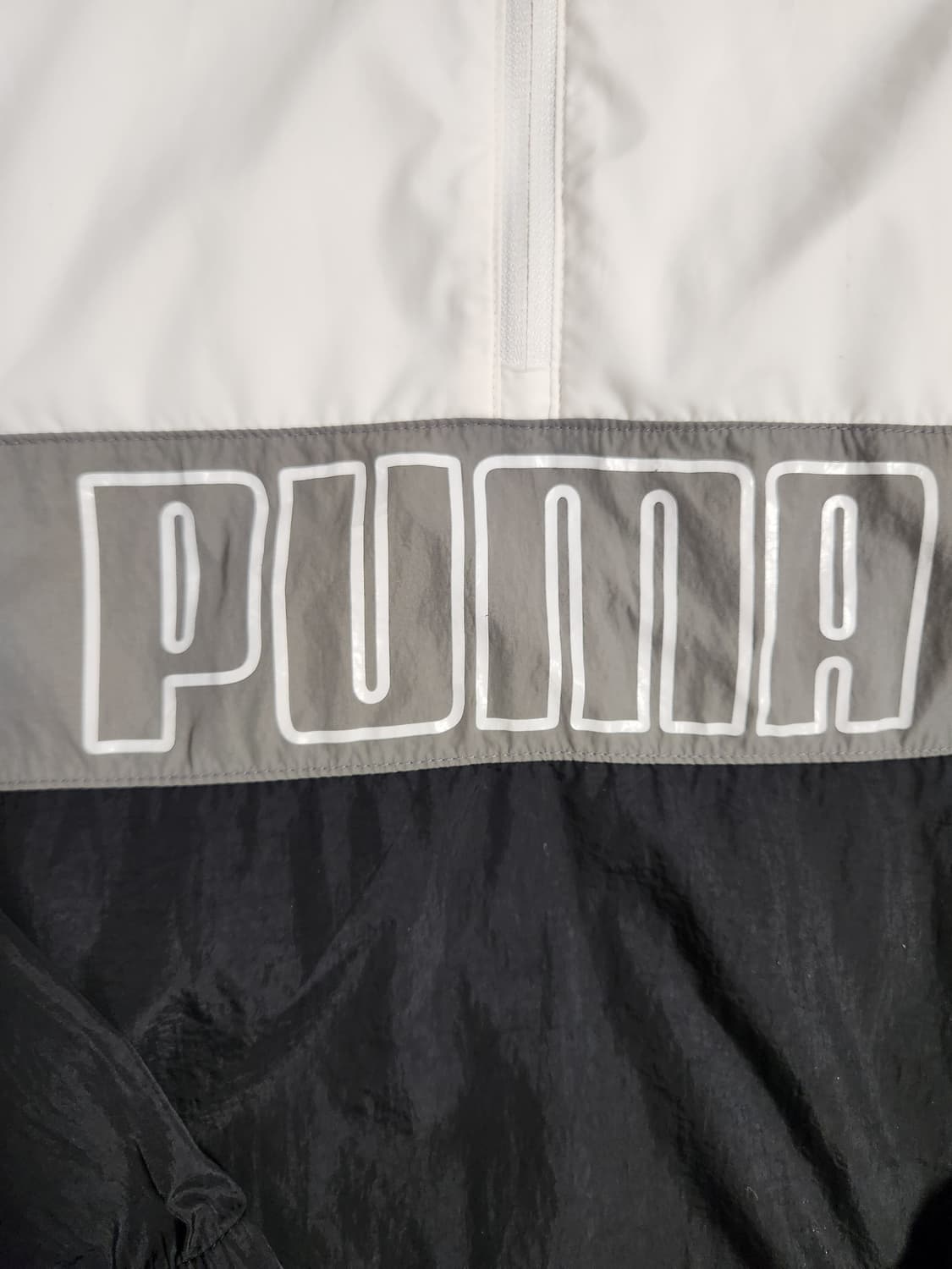 푸마 아노락 우븐 바람막이 사이즈L

사용감 거의 없어요
오염하자없이 깨 상품이미지3