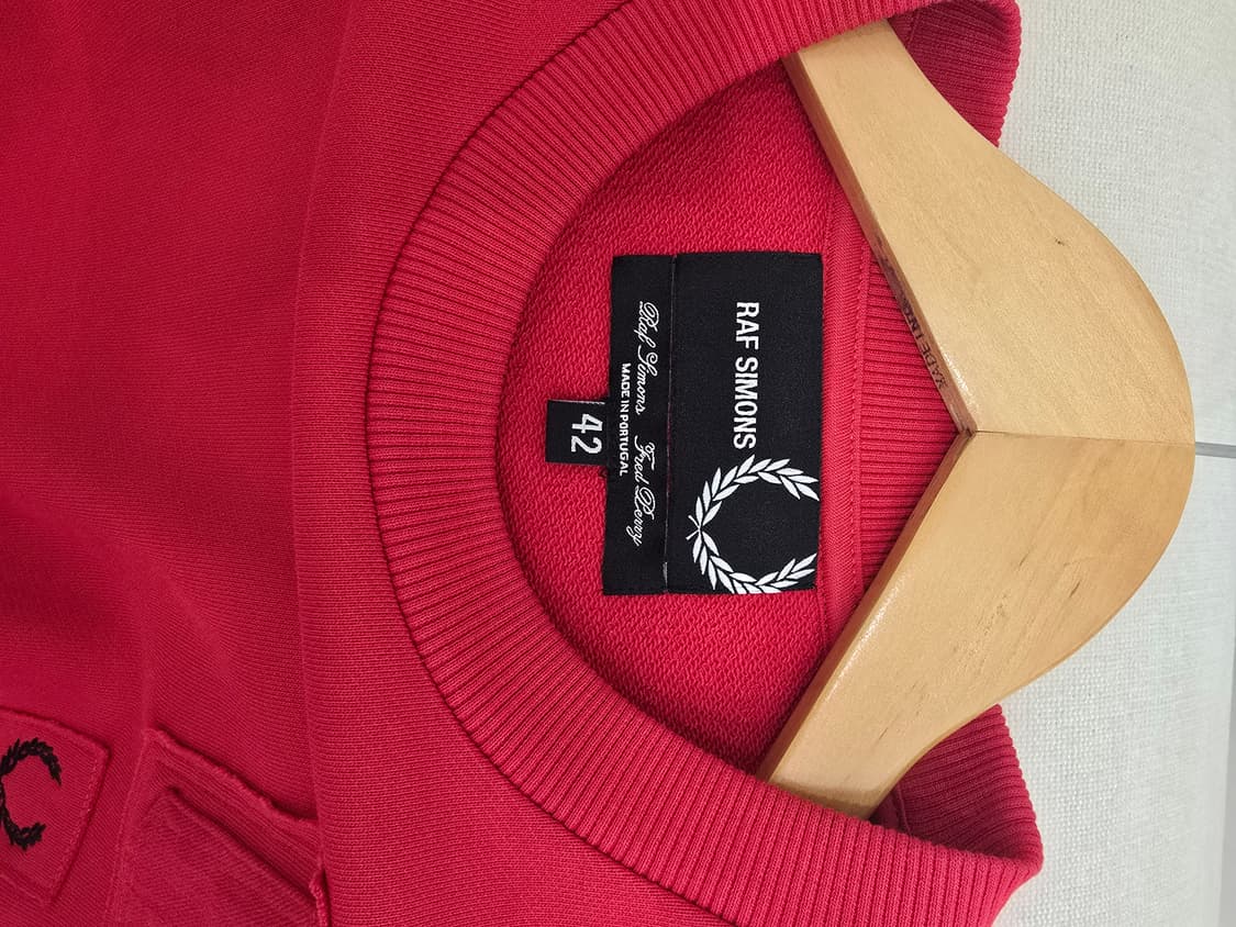 프레드페리 x 라프시몬스 맨투맨 레드 42 상품이미지3