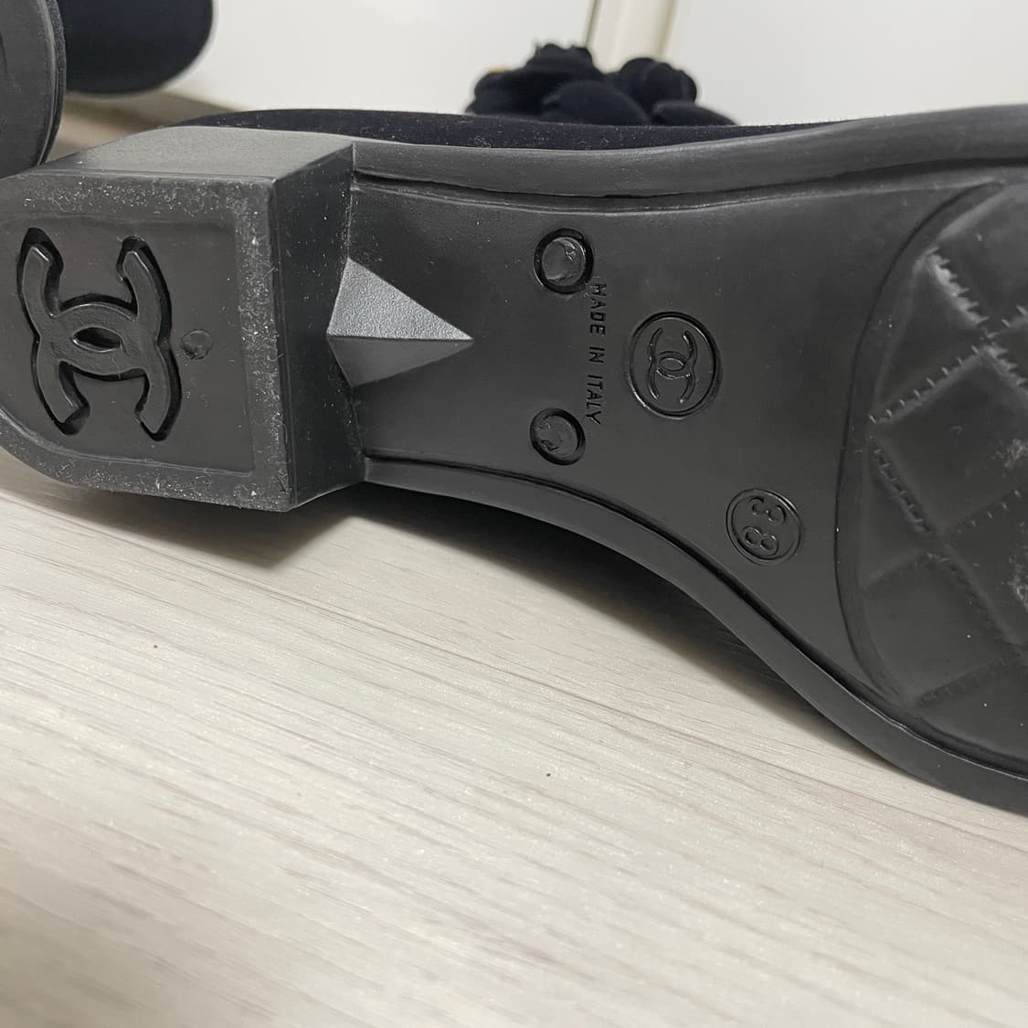 샤넬 스웨이드 카멜리아 부츠 38사이즈 상품이미지5