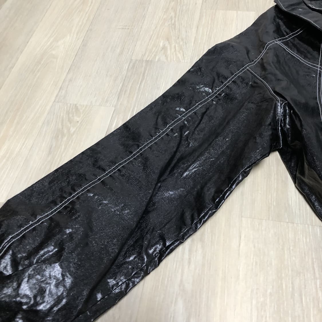 (S) 새상품 인사일런스 INSILENCE 우먼 글로시 리버시블 점퍼 상품이미지2