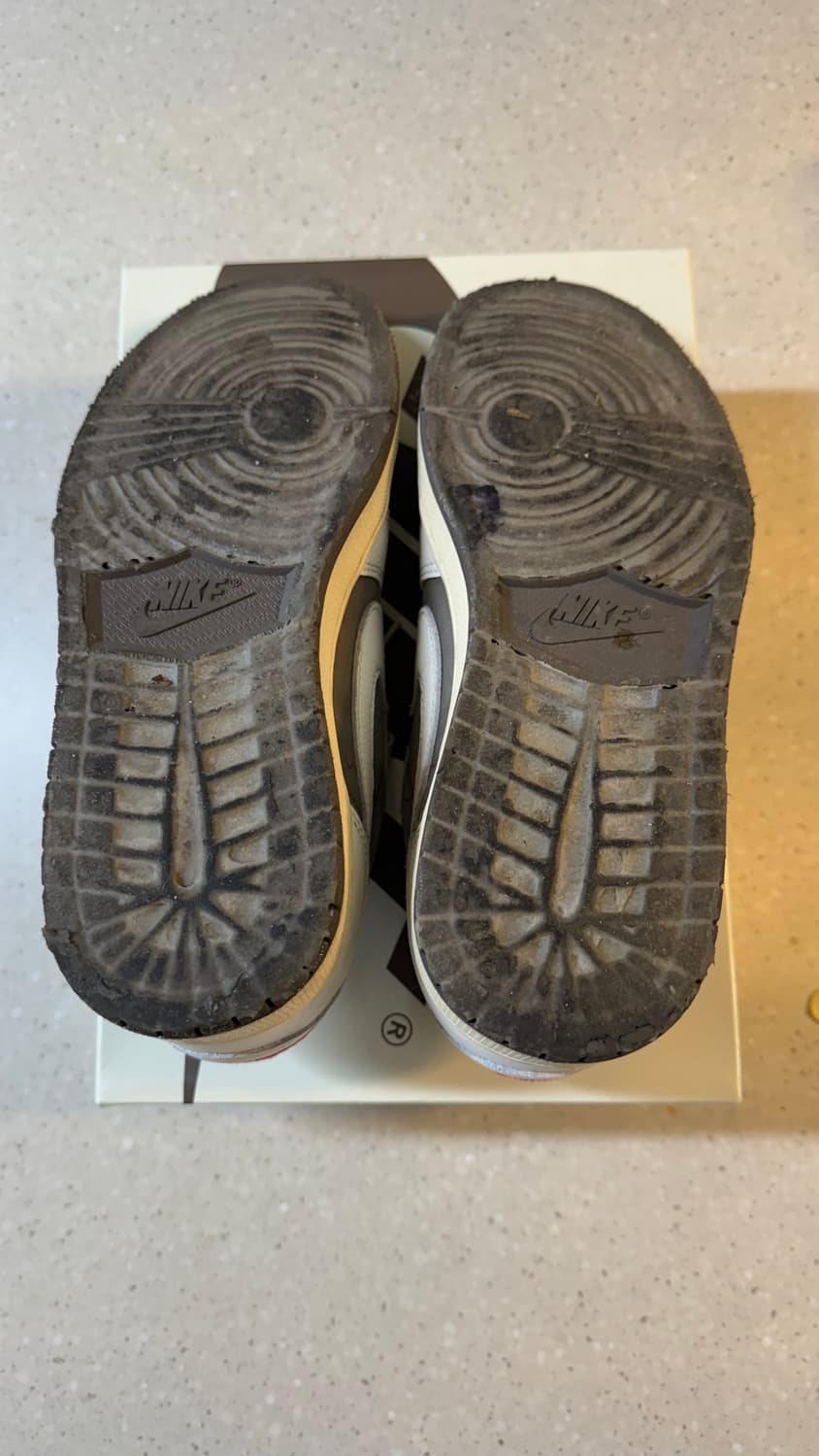 조던1 x 트래비스 스캇 (리버스 모카) 상품이미지5