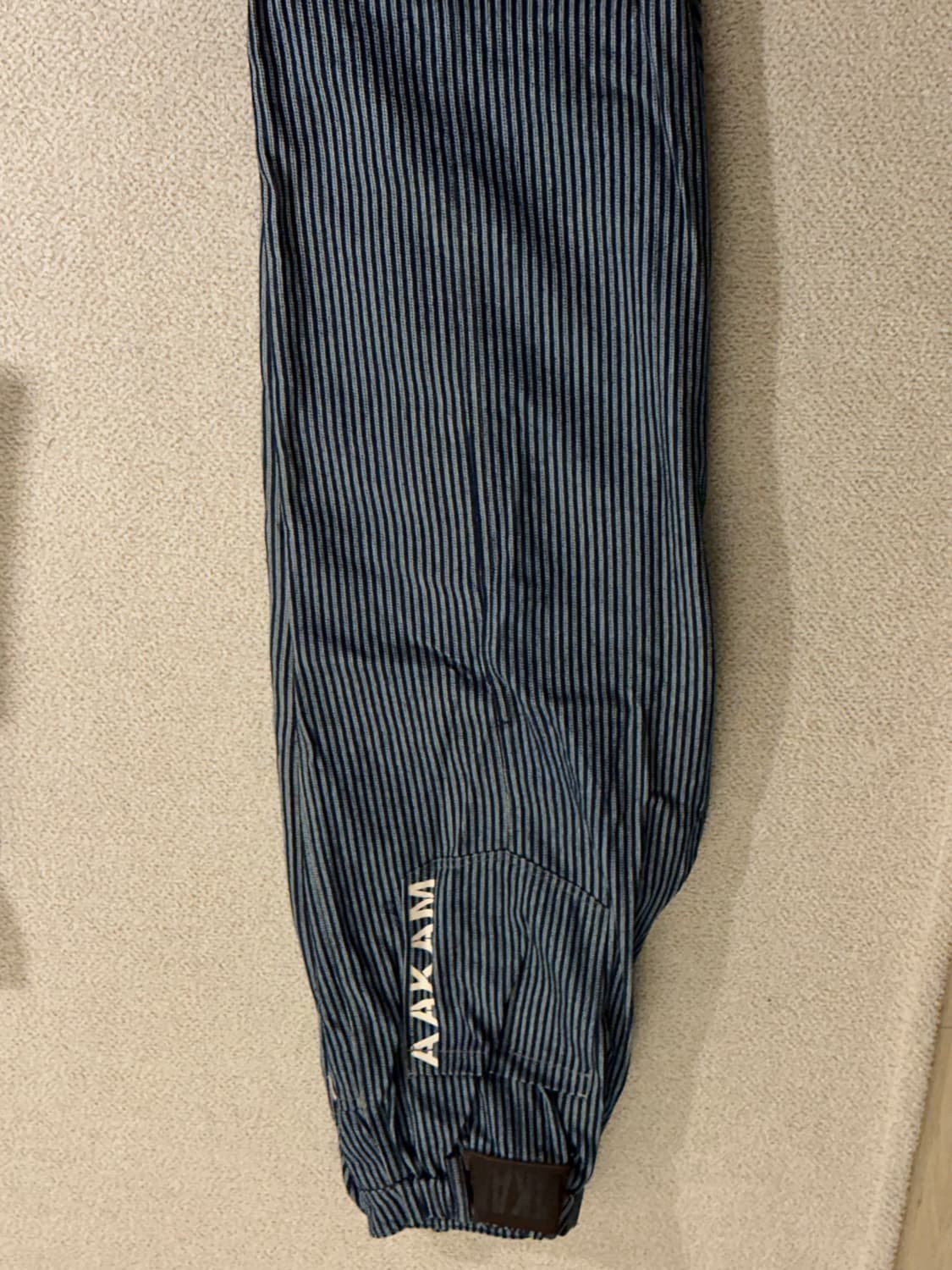 Knee Pin-tuck Stripe Denim Pants (Blue) 상품이미지3