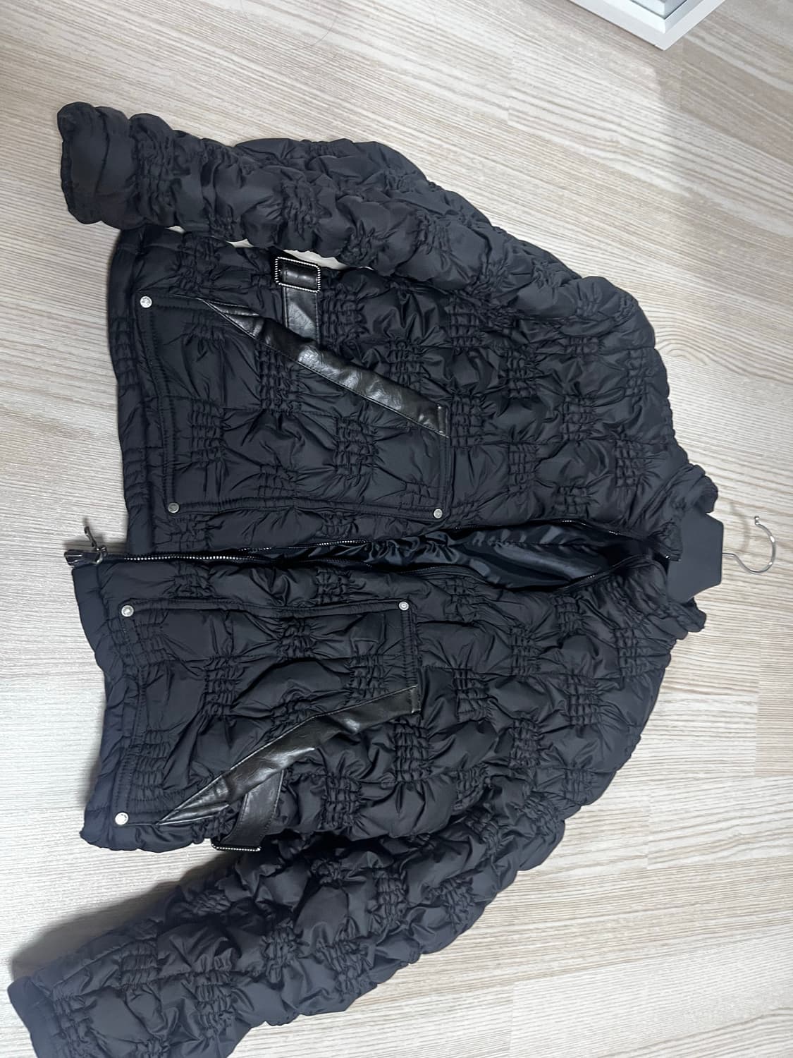 웨슬리 휴스턴 CRAGGY QUILTED 레더 벨트 점퍼 패딩 상품이미지3