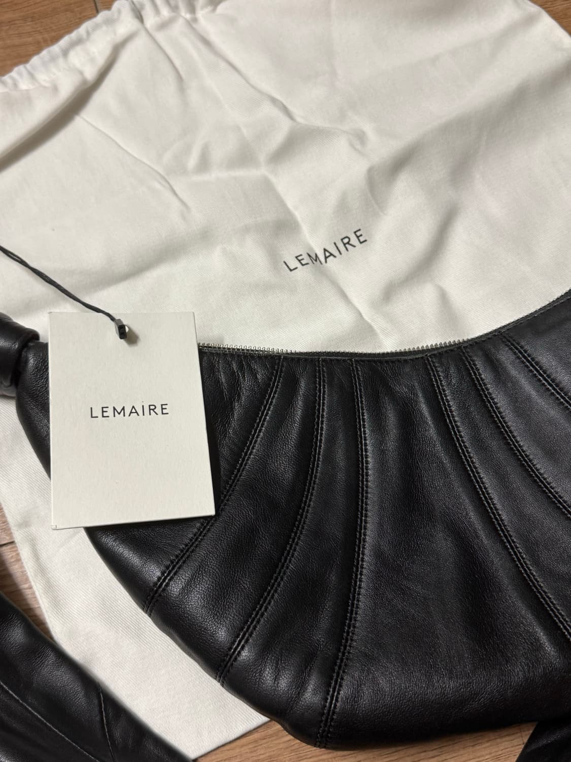 르메르 범백 크로와상 스몰 블랙 상품이미지1