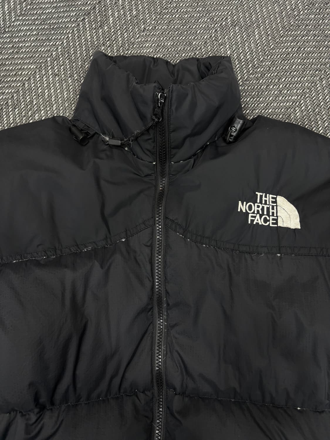 노스페이스 패딩 블랙 상품이미지2