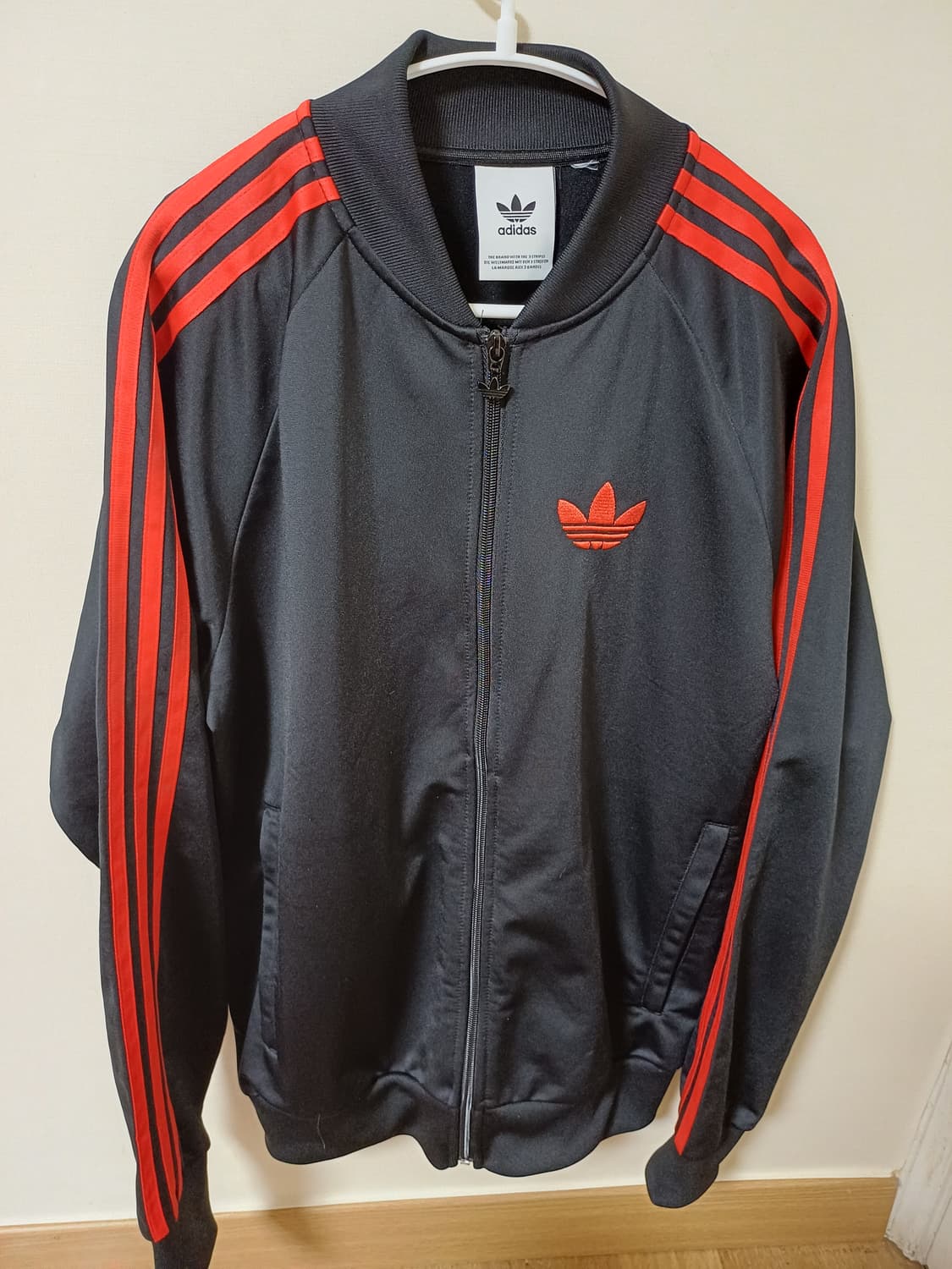 아디다스 슈퍼스타 DMC 트랙탑 져지 블랙/레드 상품이미지1