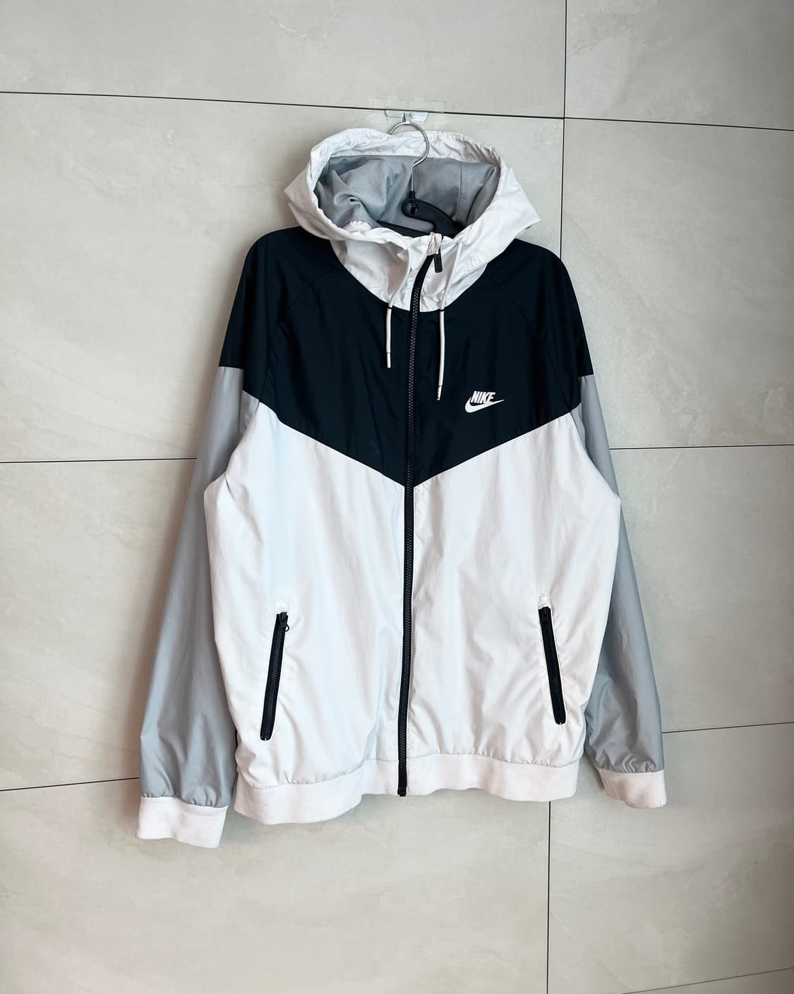 [XL] 나이키 윈드러너 바람막이 블랙/화이트/그레이 상품이미지2