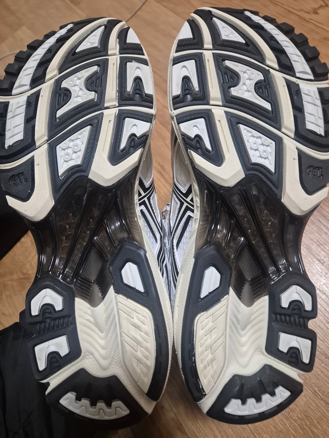 아식스 젤 님버스 10.1 화이트 아이보리 상품이미지4