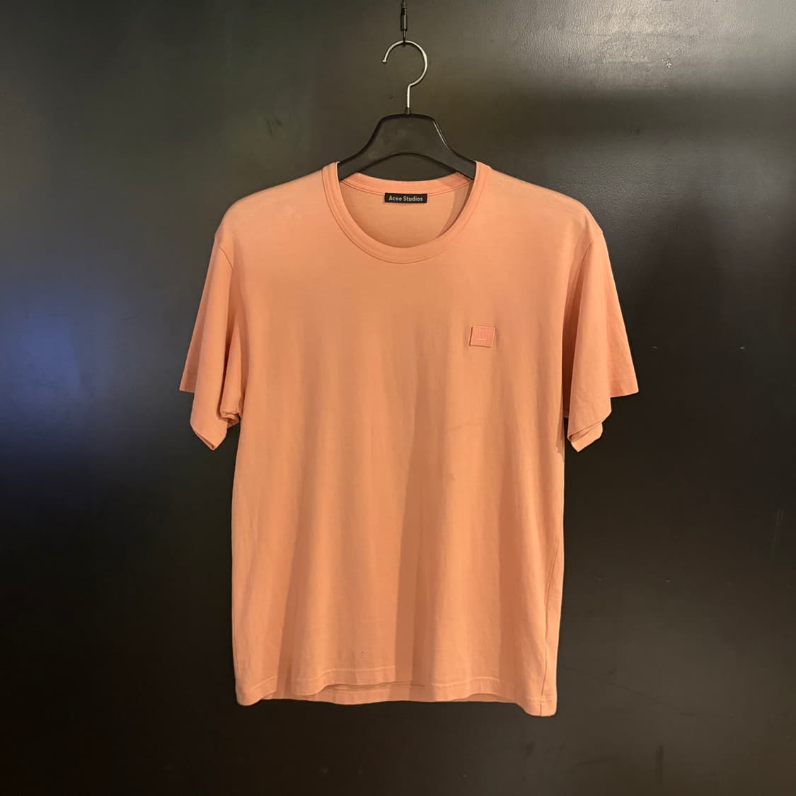 아크네 스튜디오 페이스 패치 반팔티 상품이미지1