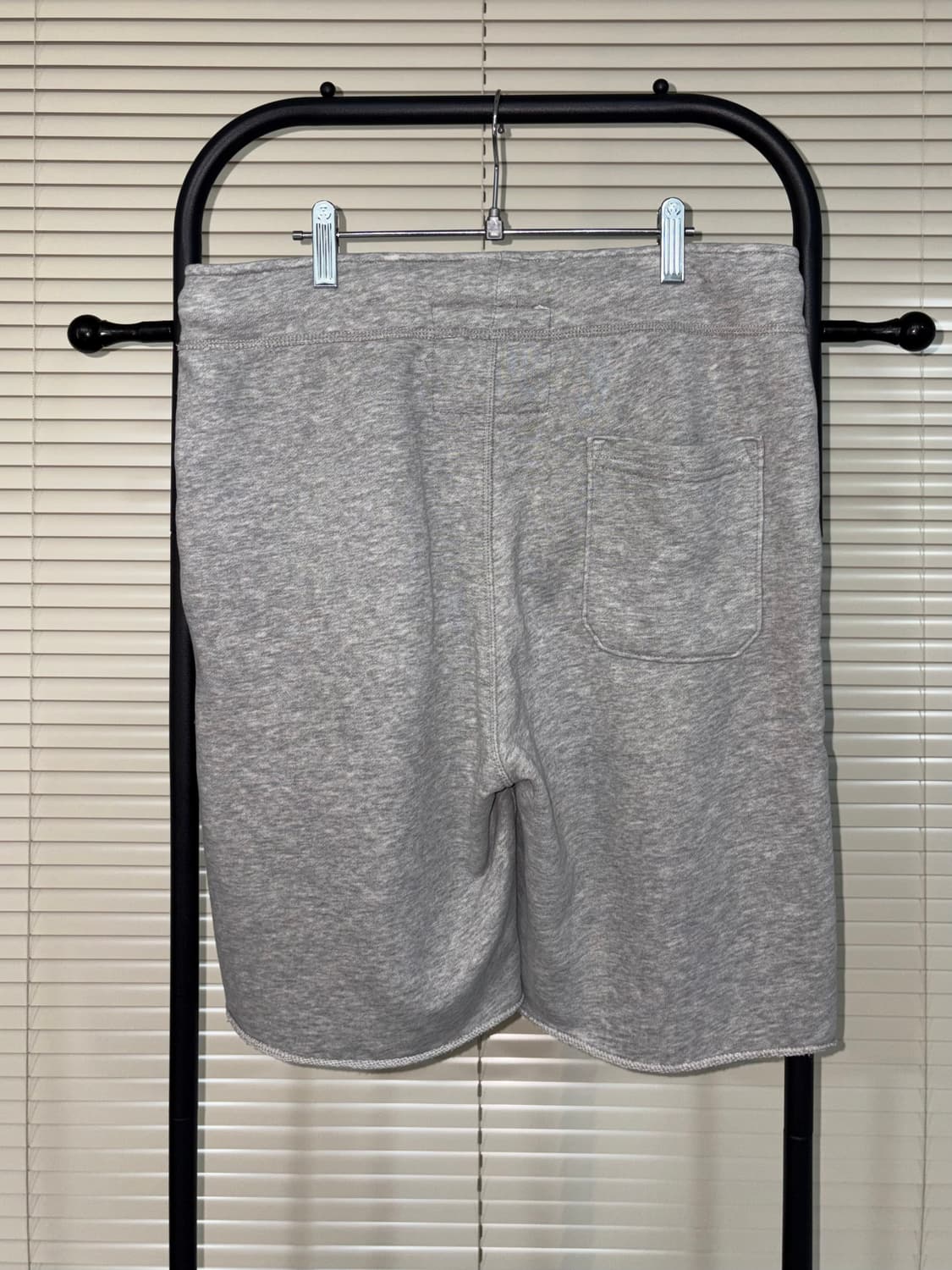 Abercrombie & Fitch 아치형 패치 스웻 하프 팬츠 상품이미지2