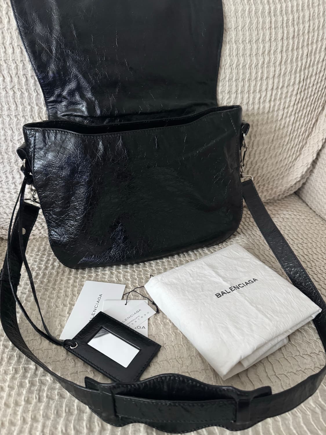 발렌시아가 자이언트 네오포크 플랩백 메신저백 모터백 크로스백 상품이미지6