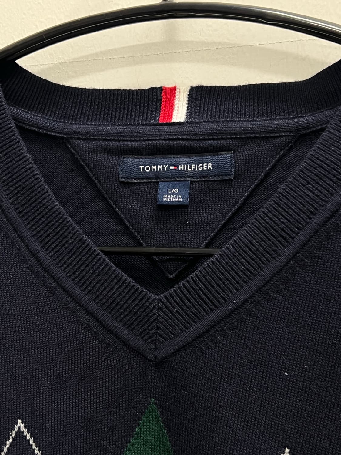 타미힐피거 남성 브이넥 아가일 니트 스웨터 네이비 상품이미지4