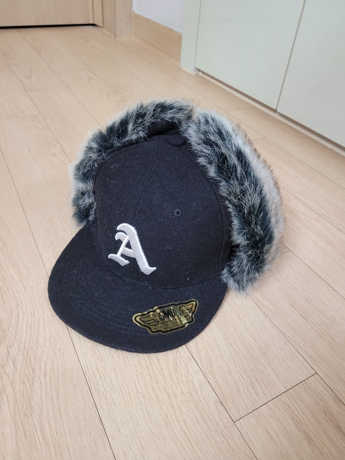 SMB 귀달이 스냅백 M/L사이즈 블랙 상품이미지1