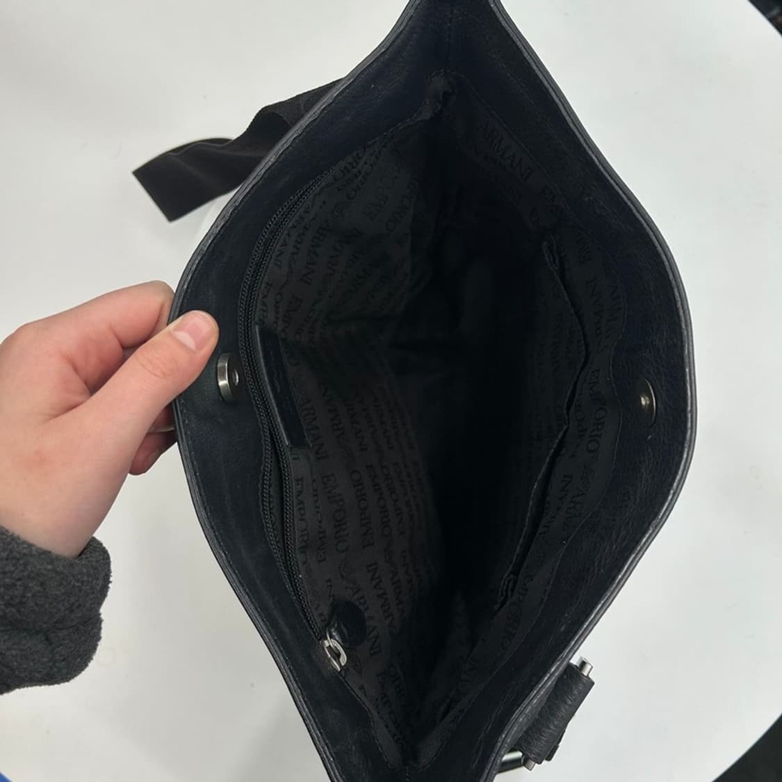 엠포리오 아르마니 레더 블랙 크로스백 상품이미지5