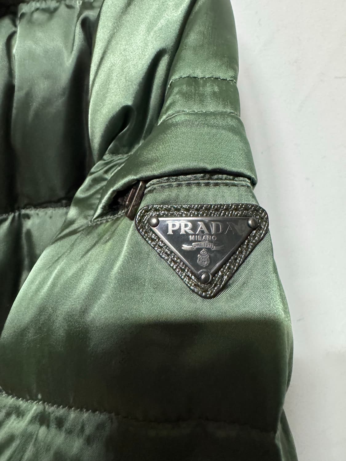 40 프라다 그린 다운 패딩 상품이미지6