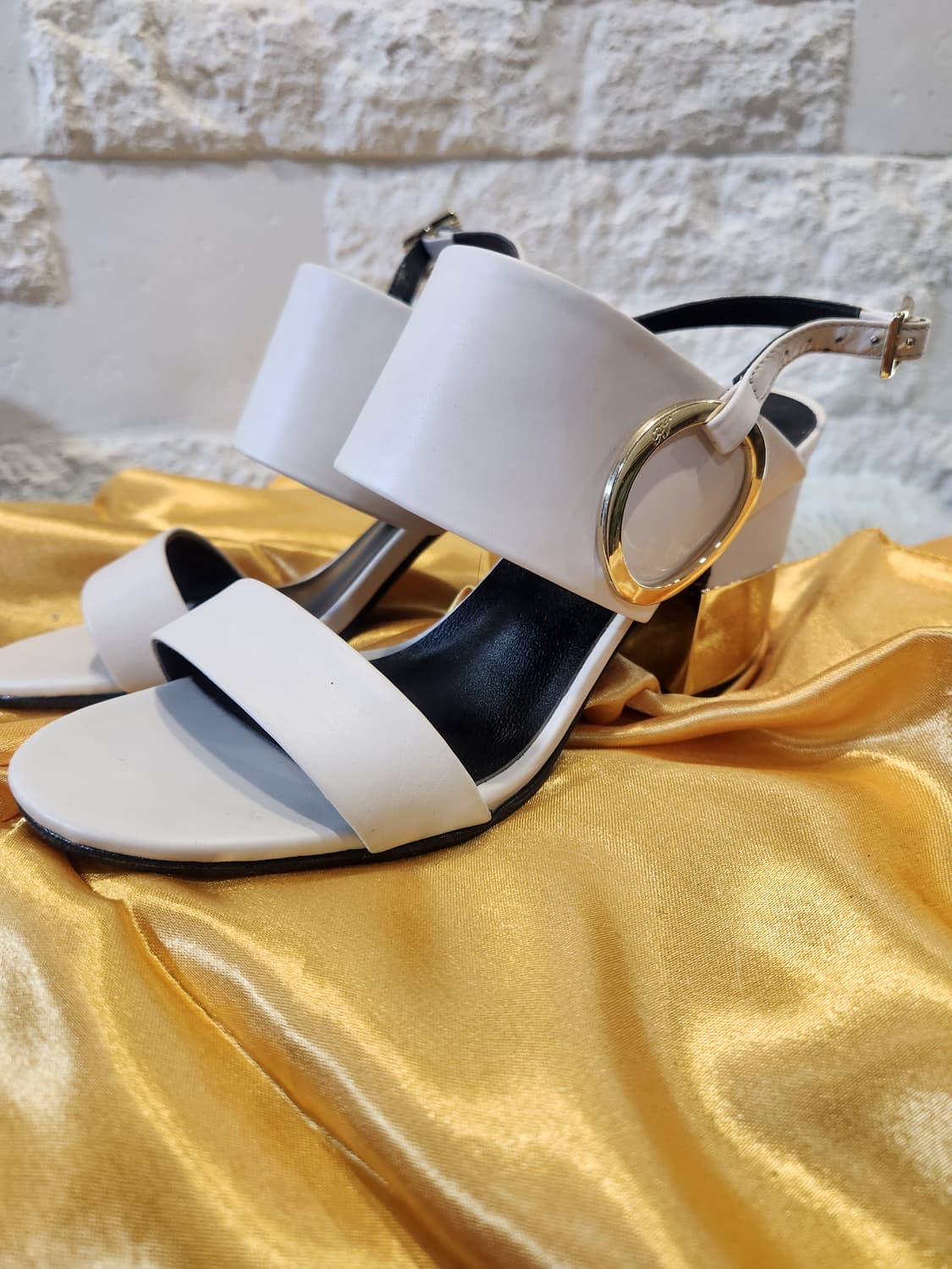 Made in Italy🔥 RV 화이트 스트랩 샌들 / 골드힐 / 여름 상품이미지1