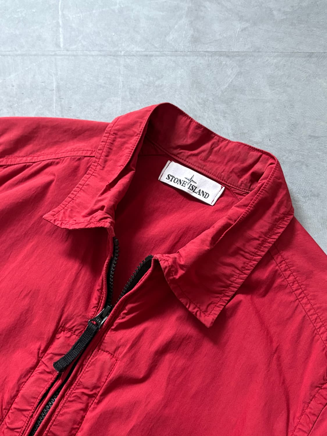 Stone-Island 스톤아일랜드 레드 컬러 와펜 셔츠 자켓  상품이미지3