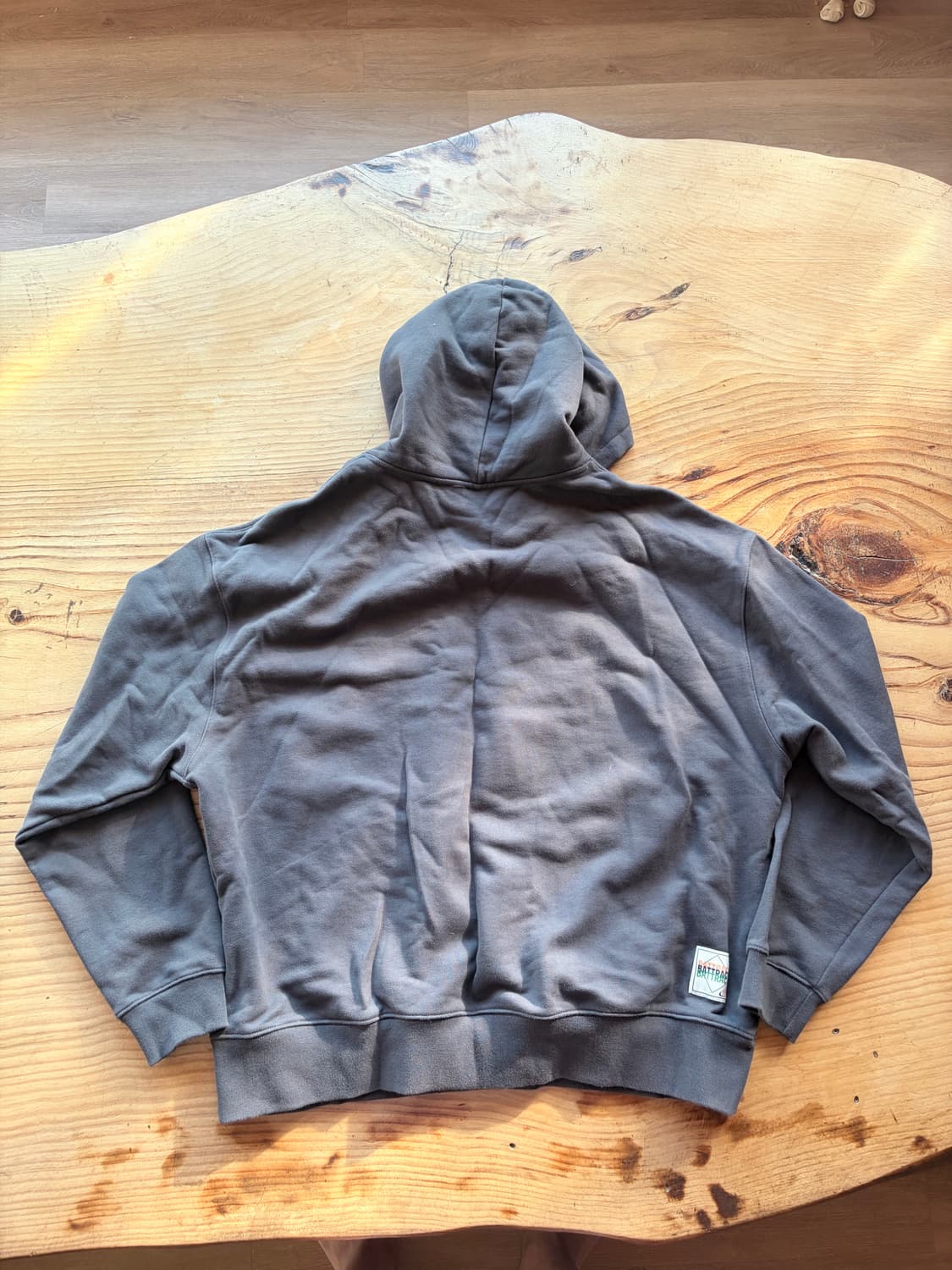 배트랙트 차콜 후드티 상품이미지3