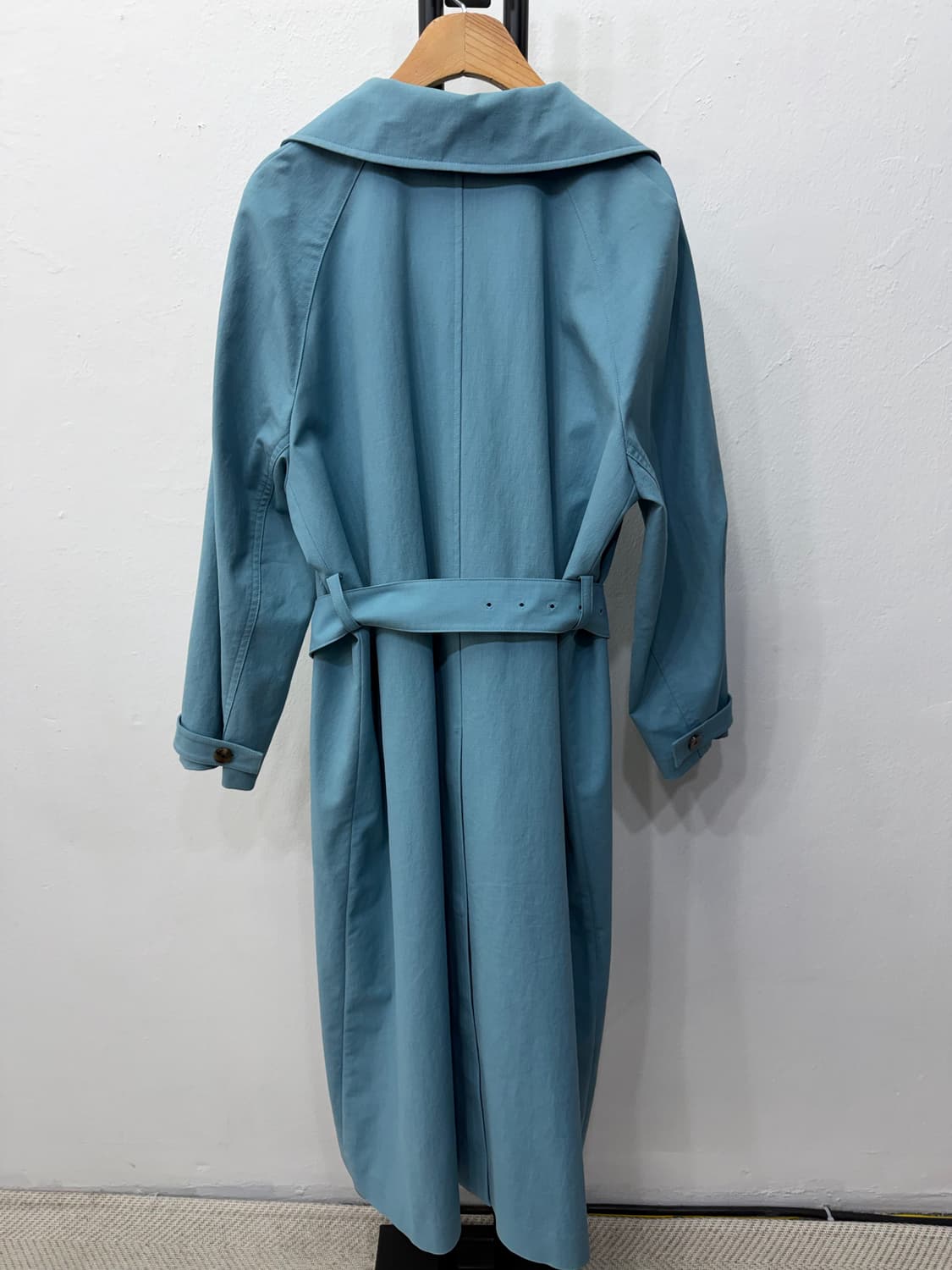 정품) LATT BY T 래트바이티 한섬 블루 트렌치 코트 82 상품이미지5