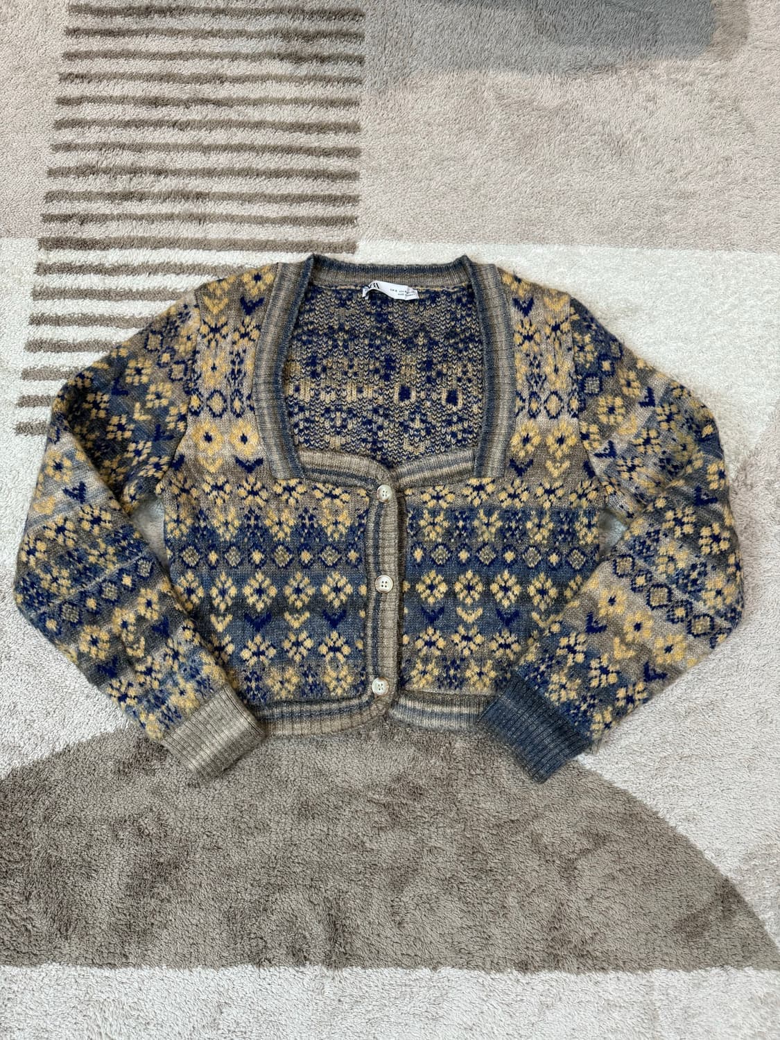 품절 대란 희귀!!) 자라 자카드 니트 재킷 상품이미지3