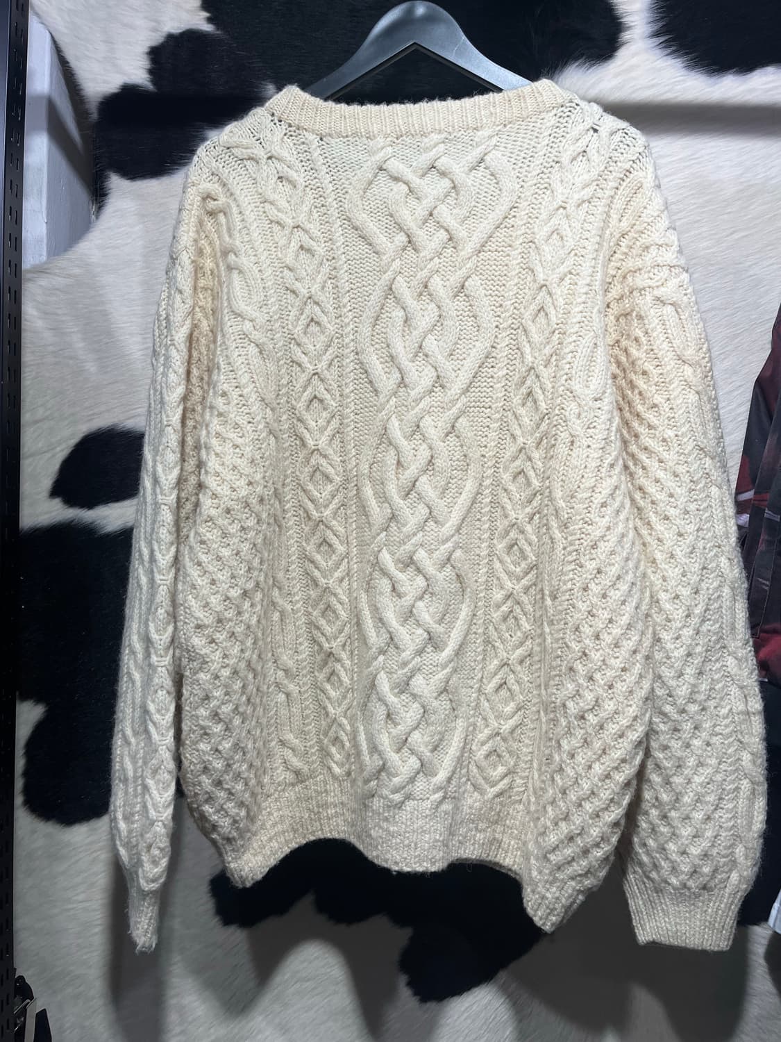 베이지 오버핏 꽈베기 니트 상품이미지4