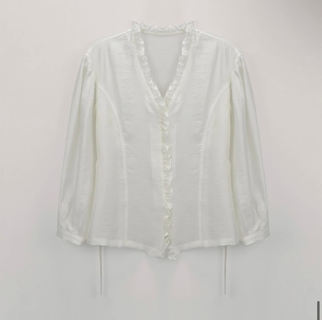 더티스 러플 블라우스 FRONT SLENDER RUFFLE BLOUSE 상품이미지4