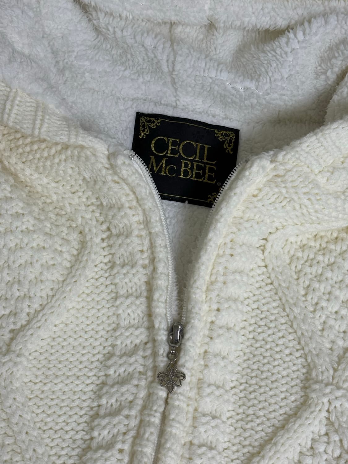 세실맥비 니트 양털 후드집업 상품이미지2