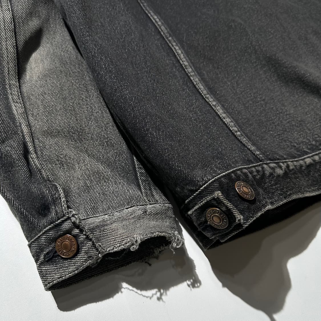 리바이스 90‘s 3세대 흑청 데님 트러커 자켓 상품이미지7