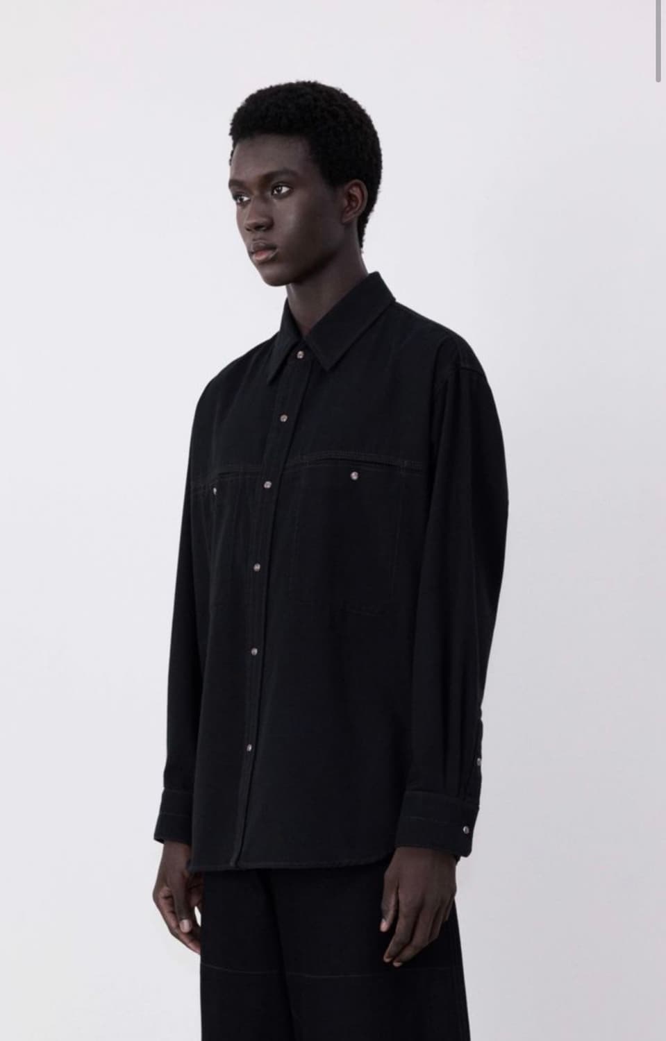 르메르 24fw 블랙데님 스냅 셔츠 (50사이즈) 상품이미지2