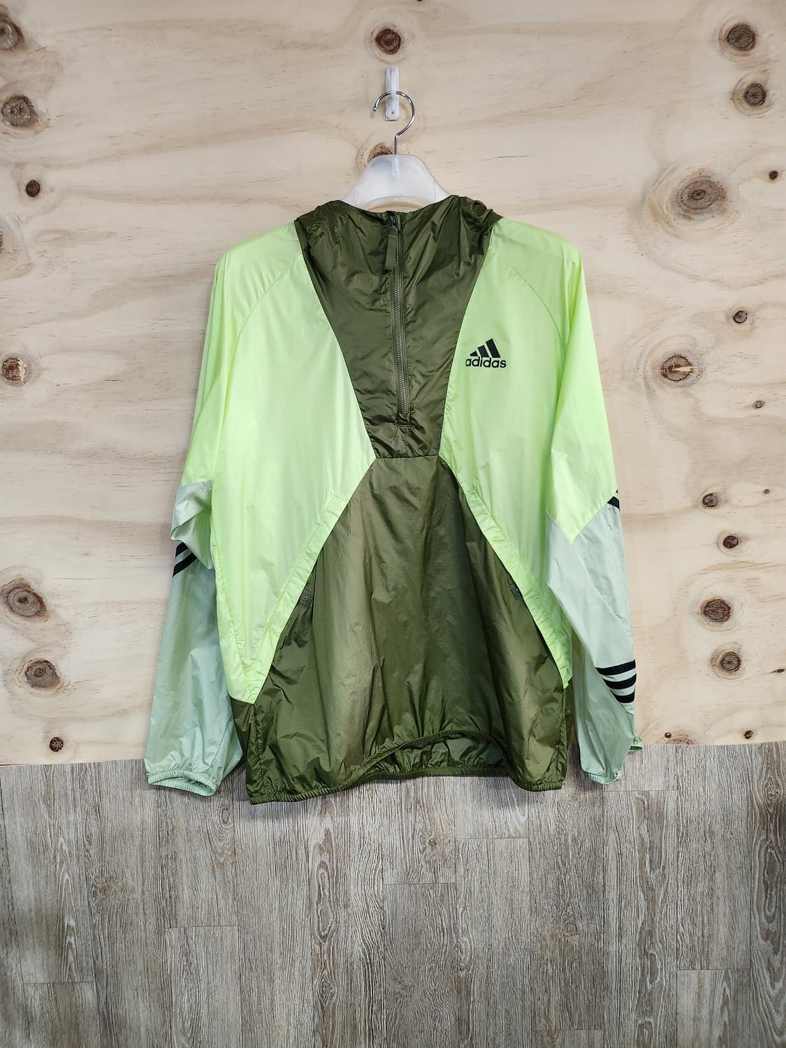 674) 아디다스 BTS 윈드레디 아노락 바람막이 상품이미지1