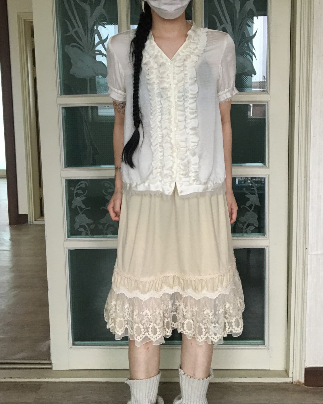 Frill point glossy shirt 상품이미지1