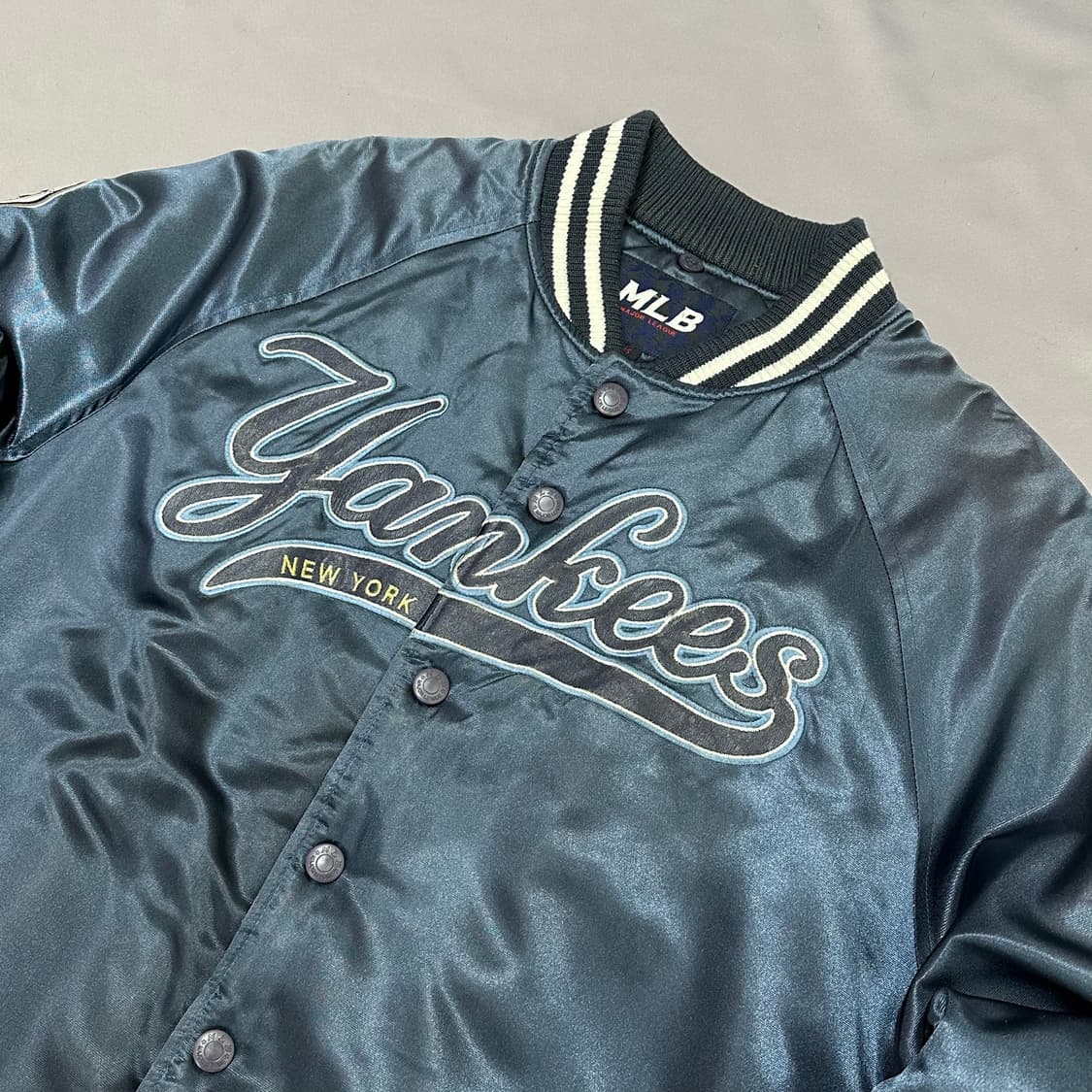 MLB 00s 올드스쿨 뉴욕양키스 새틴 누빔 야구점퍼 95 상품이미지4