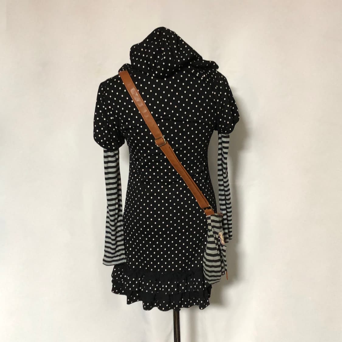 스트라이프 레더 크로스백  그레이 상품이미지10