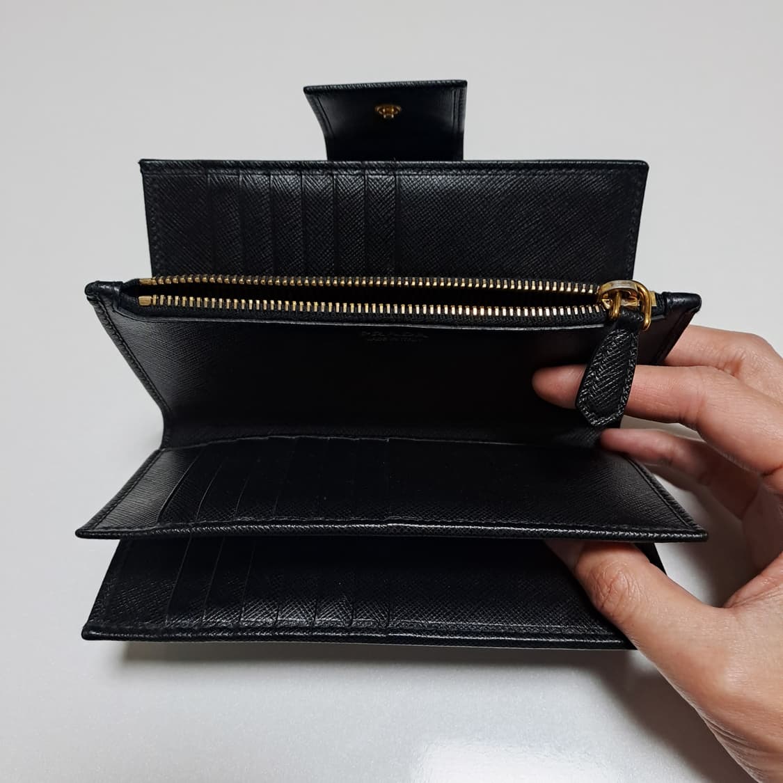 [100%/정품] 프라다 사피아노 레더 실용성 좋은 중지갑, 프라다지갑 상품이미지7