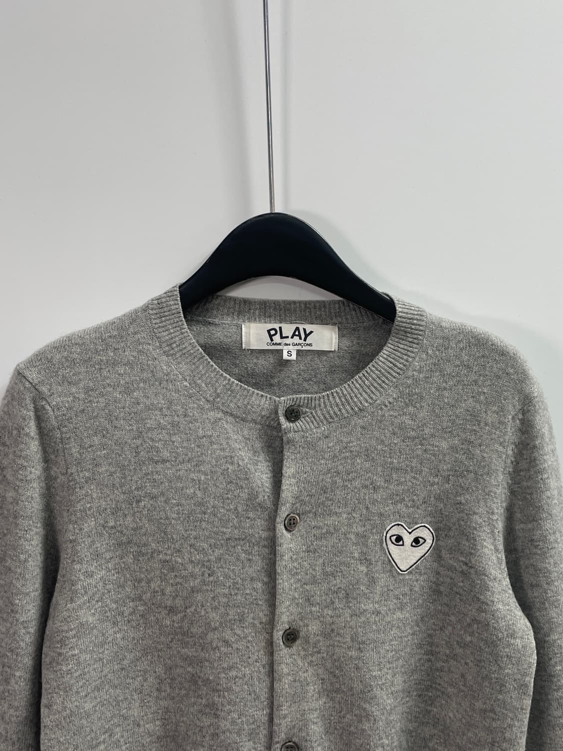 꼼데가르송 우먼스 와펜 라운드 가디건 (on.681)    상품이미지2