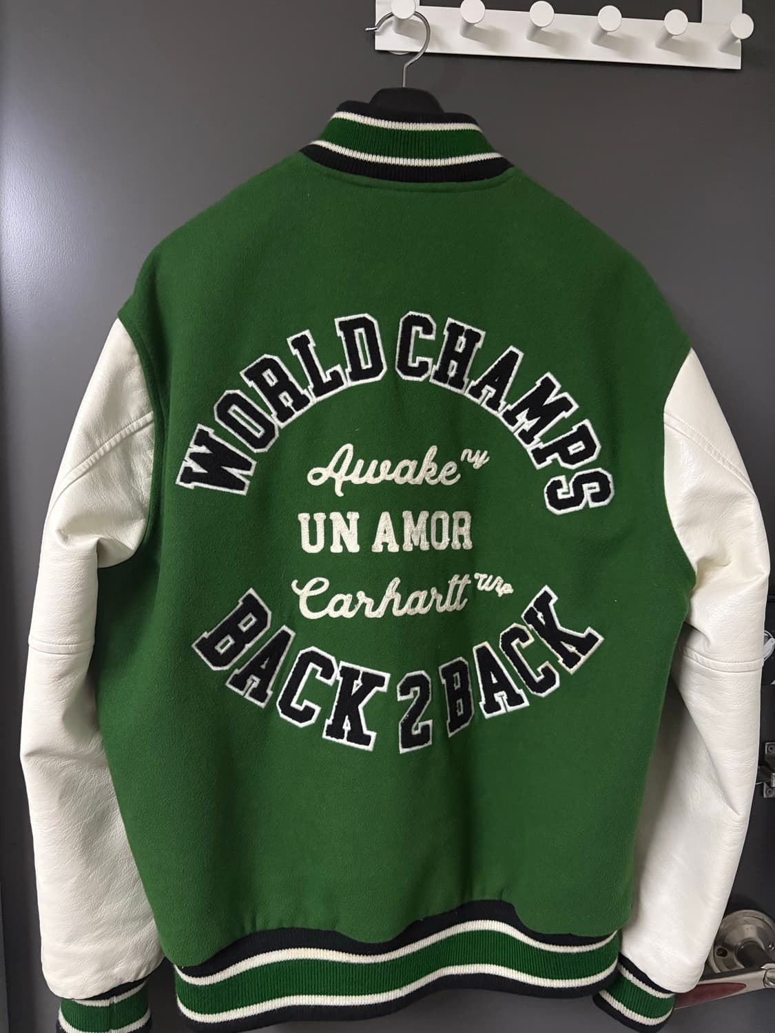 칼하트wip awake ny 바시티 L 상품이미지3