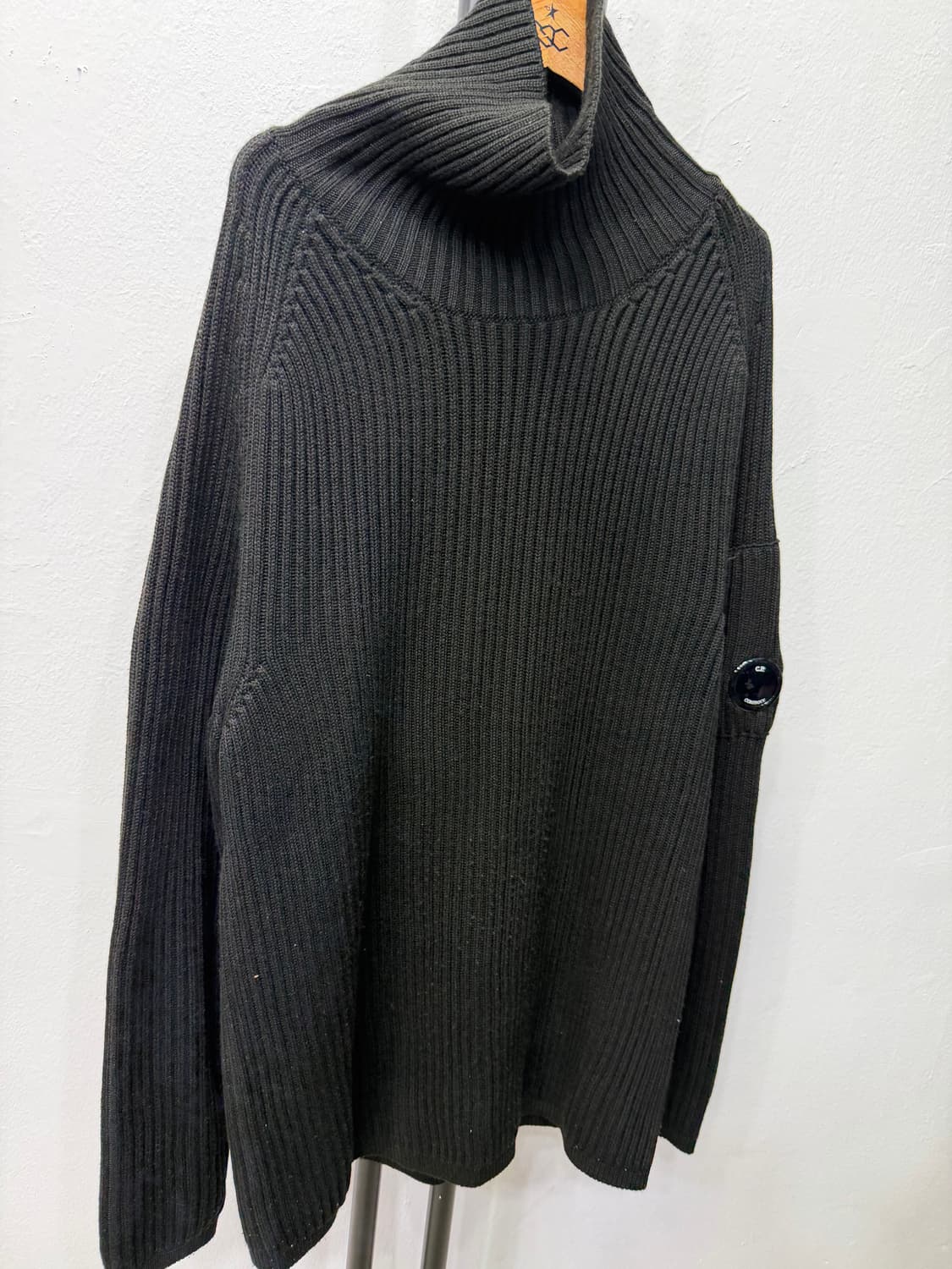 정품) CP컴퍼니 신형 렌즈 터틀넥 골지 니트 54 상품이미지2