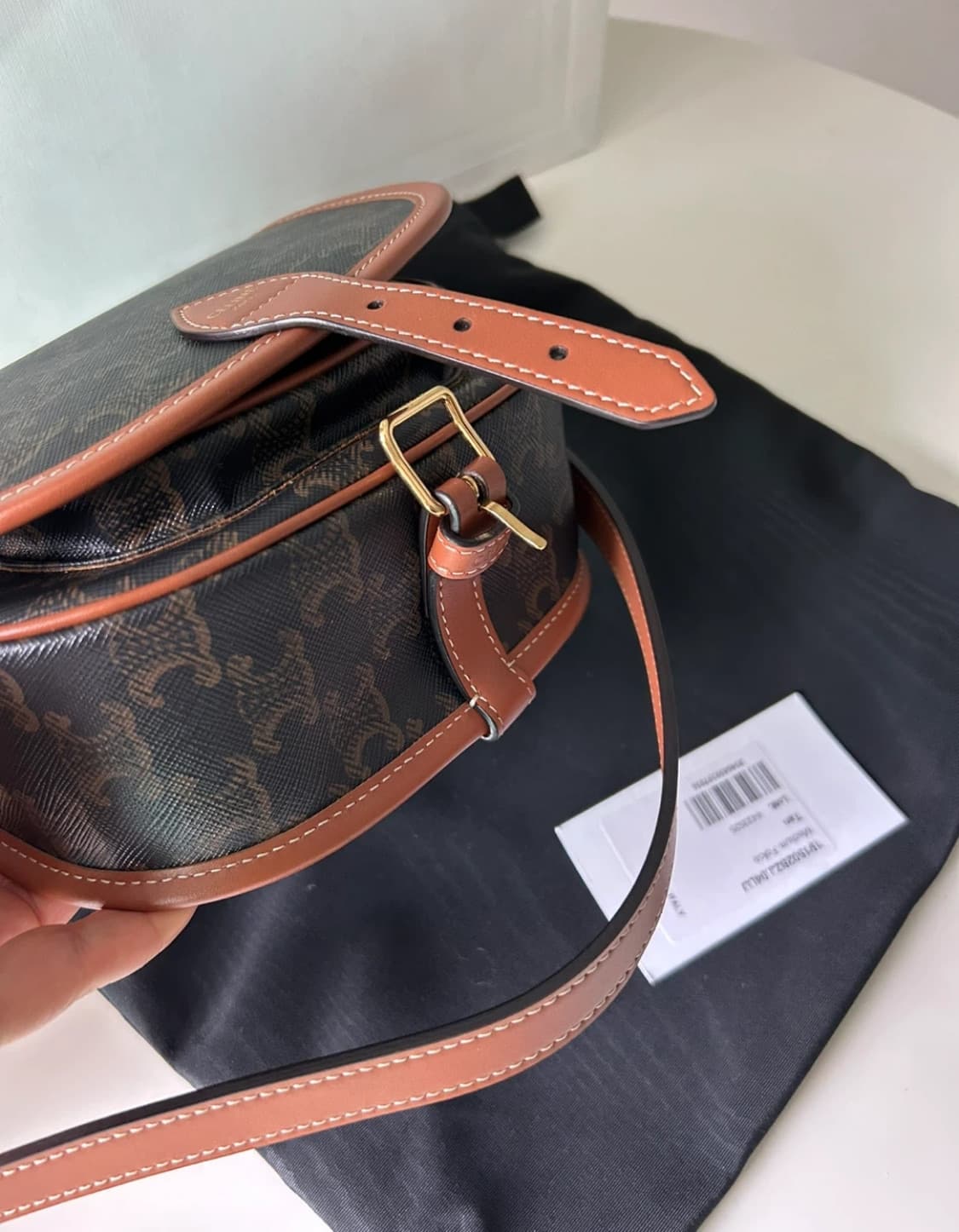 셀린느 트리오페 캔버스 폴코백 상품이미지2