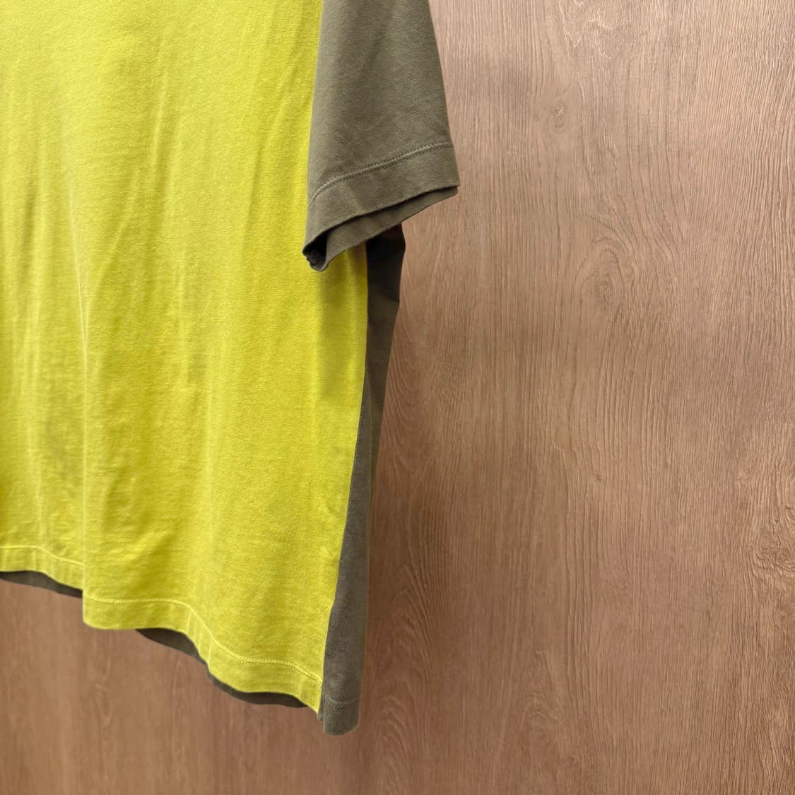 마르니 유니클로 배색 컬러블록 라운드넥 반팔 티셔츠 옐로우 카키 상품이미지6