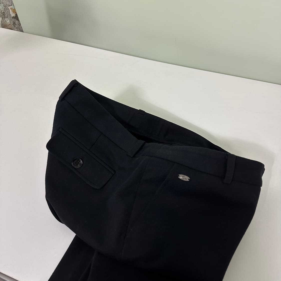 33 라코스테 블랙 일자핏 슬랙스 상품이미지3